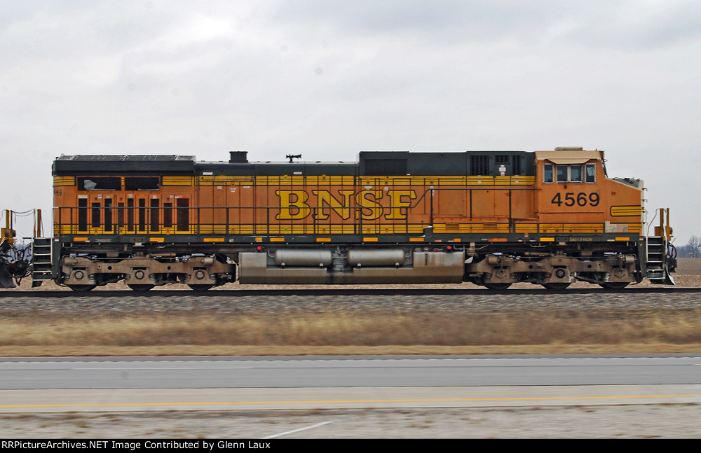 BNSF 4569